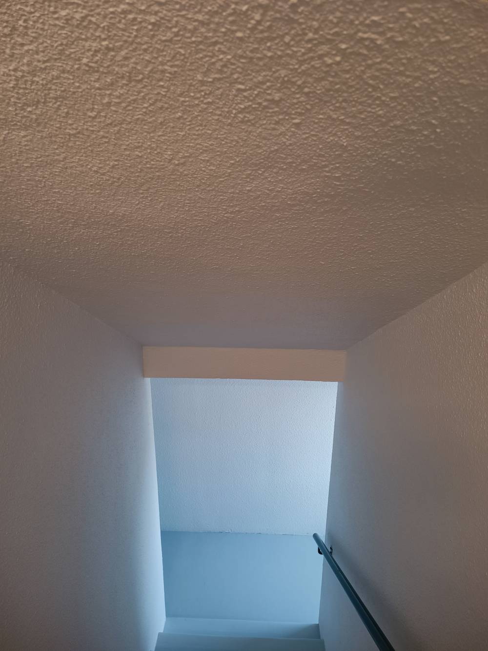 IBIS - escalier.jpg